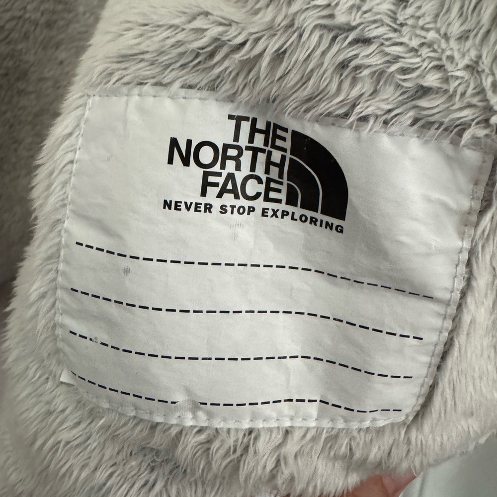 The North Face Cream and Gray Girls Puffer Jacket - Picture 4 of 10